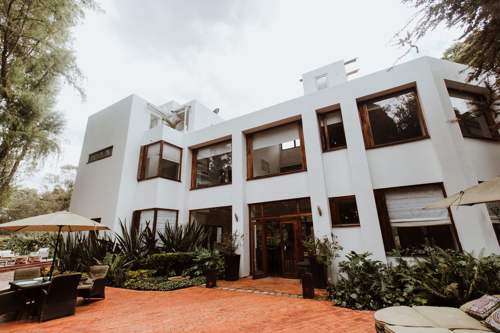 Entrada de hacienda para matrimonios campestres cerca a Bogotá